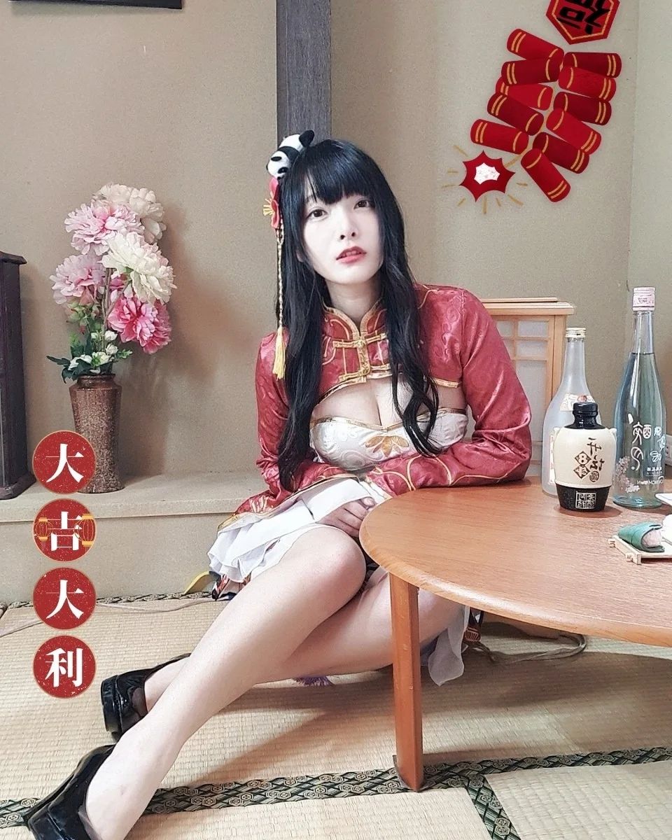正妹「林芙芙Fufu」對著你甜笑，無辜大眼惹人愛，曲線超傲人，勾人功力一流啊-第1章-图片10
