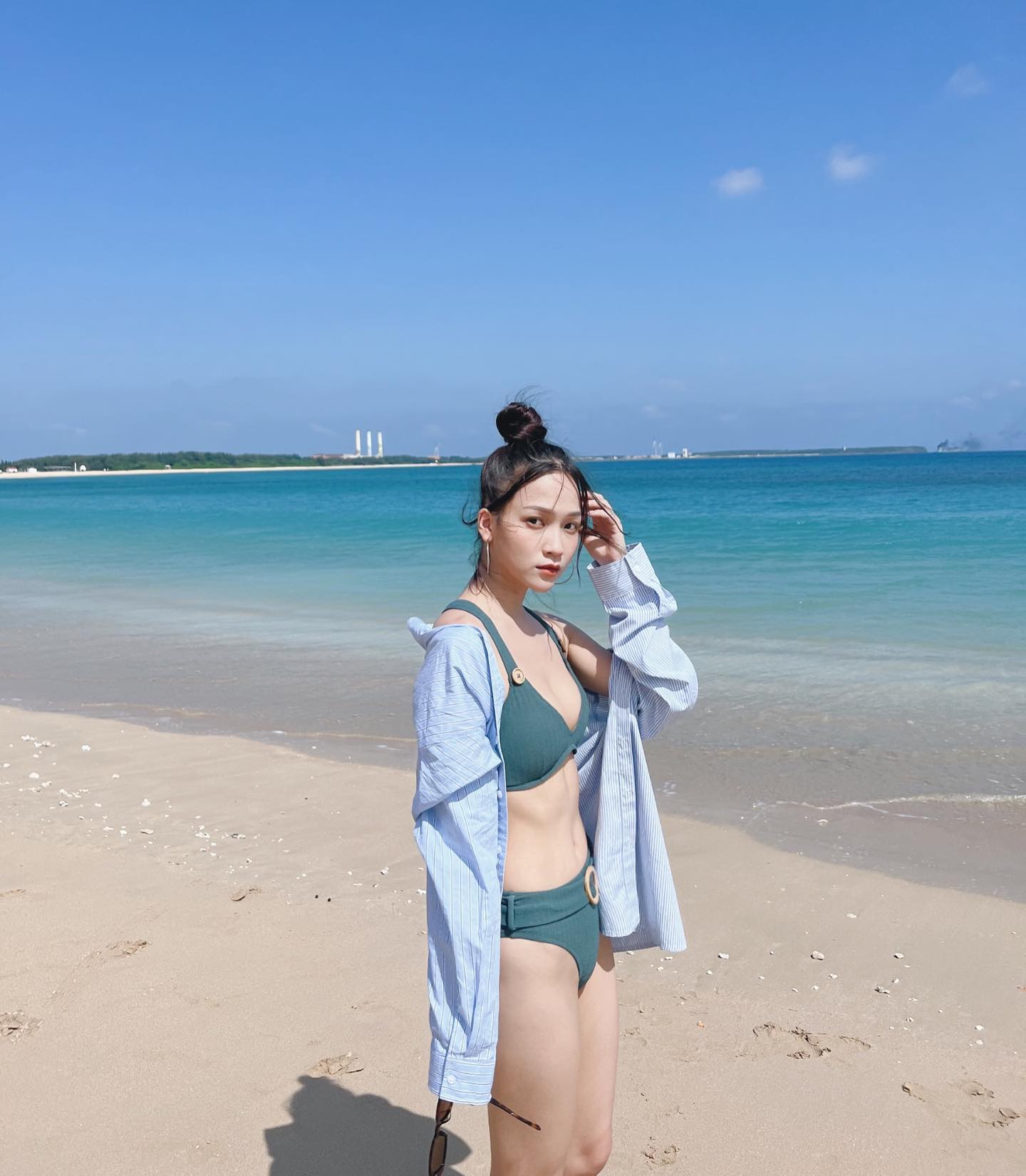 空氣感正妹「林萱」展現空靈仙氣性感撩人，「雪白美腿」太犯規啦-第1章-图片1