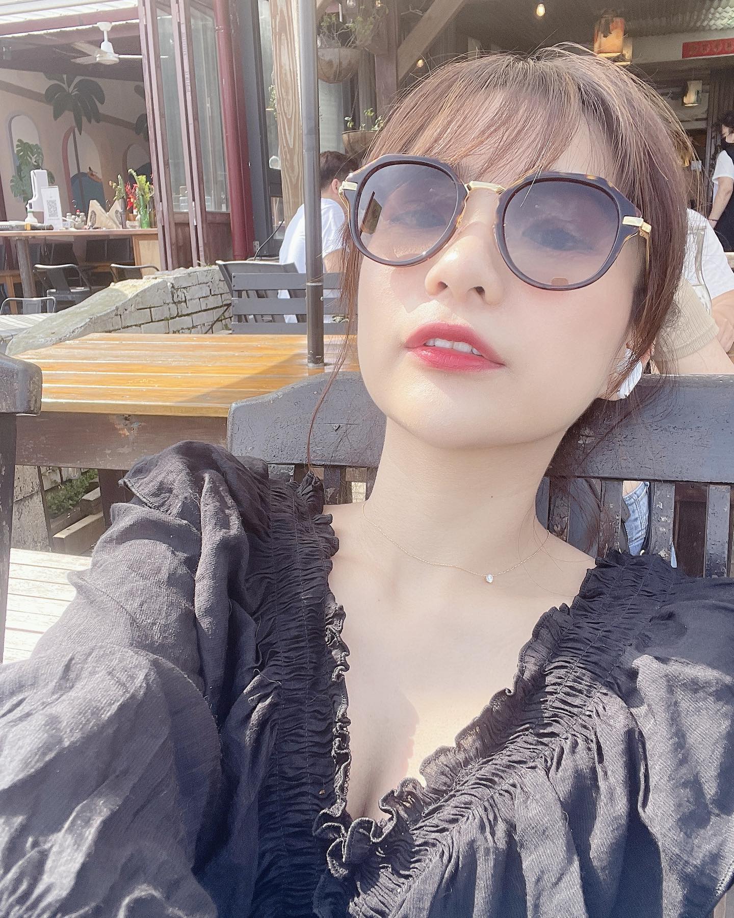 天然女神「貝莉莓」精緻容顏網直呼仙女下凡！超低領口意圖使人窒息-第1章-图片10