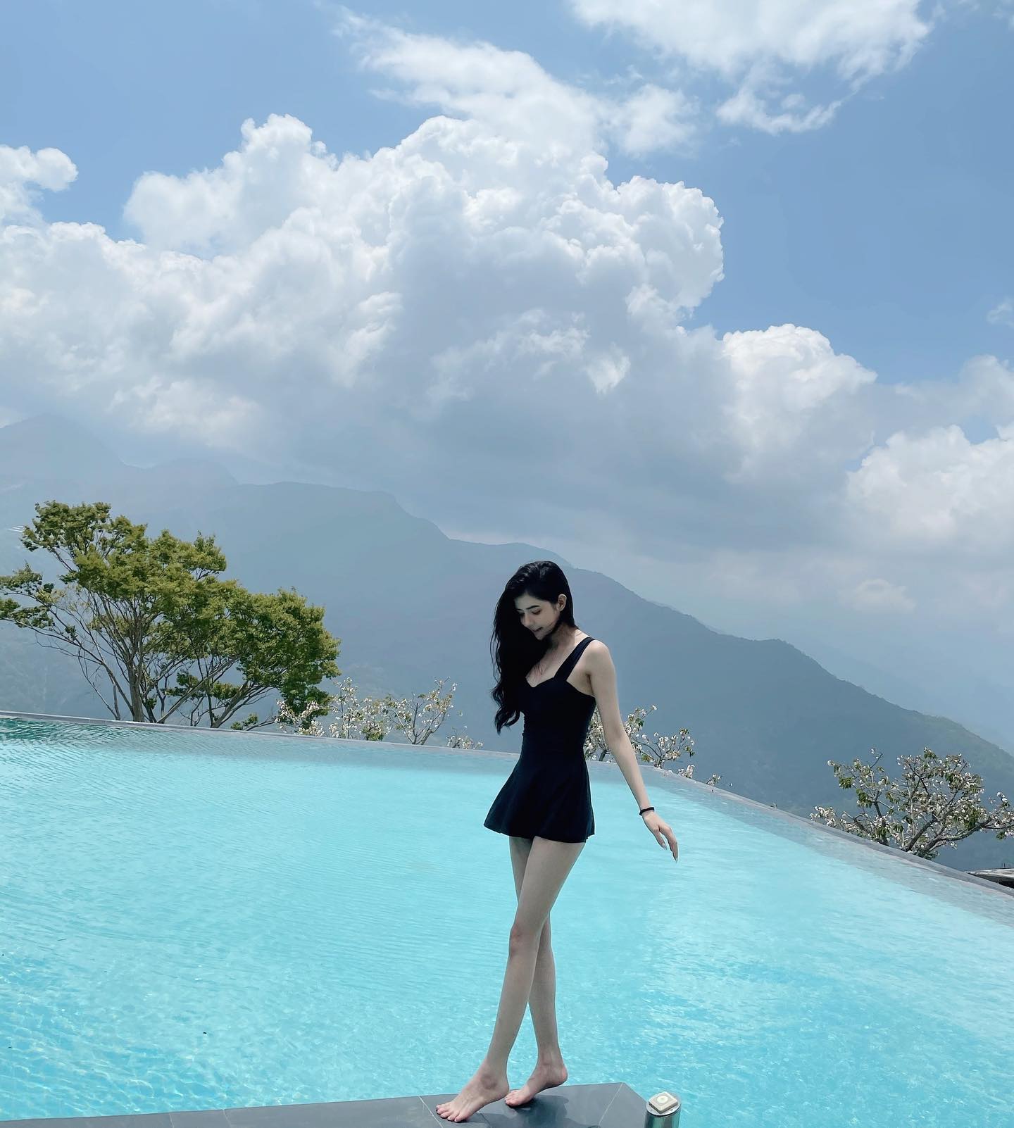 絕美天使顏超迷人「蘇小軒」甜美外型讓網友暴動！胸前深溝快撐破上衣啦！-第1章-图片2