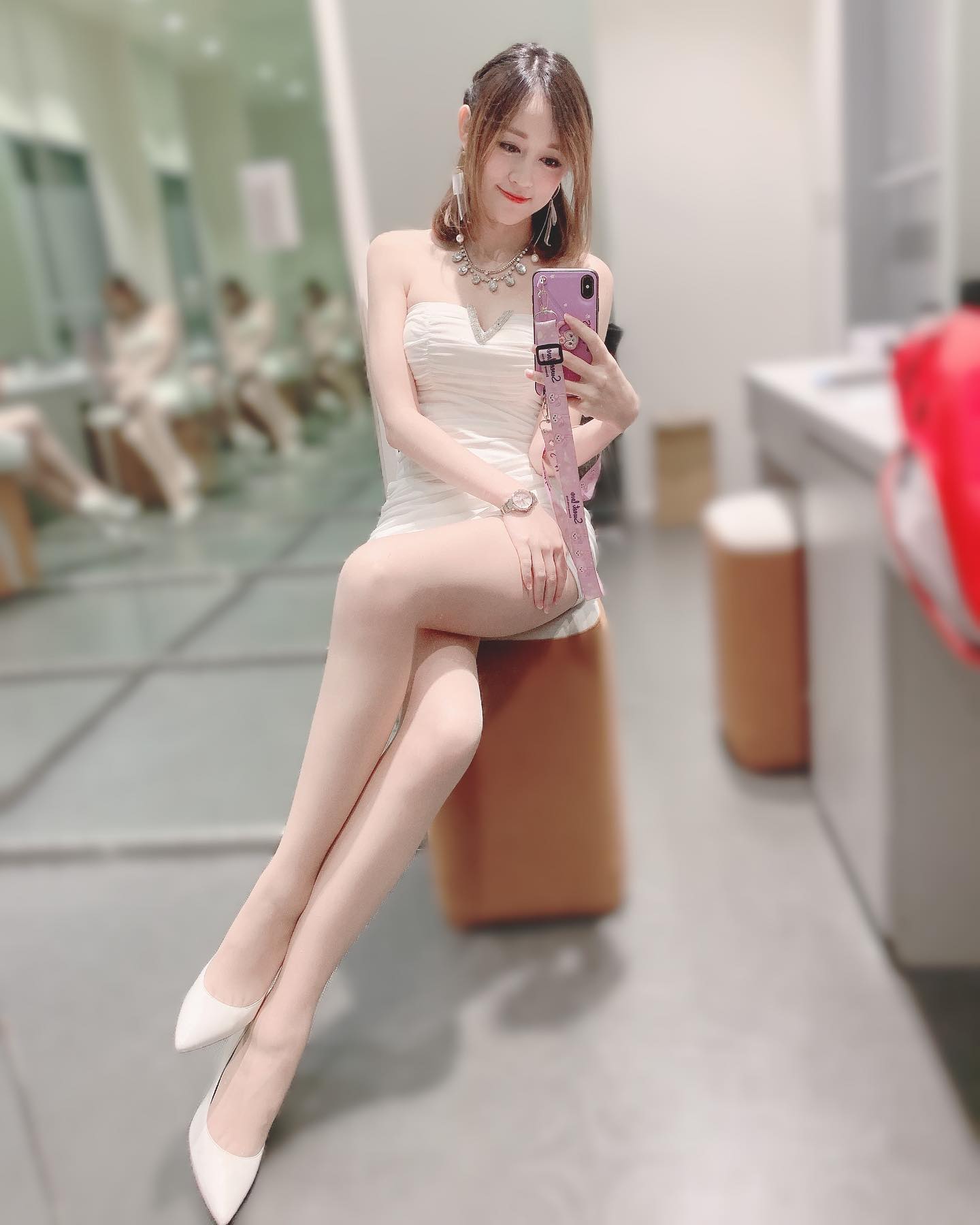 大眼正妹「吳倩緯」誘人火辣曲線「美腿超逆天」「渾圓溢出」難以招架啊！-第1章-图片1