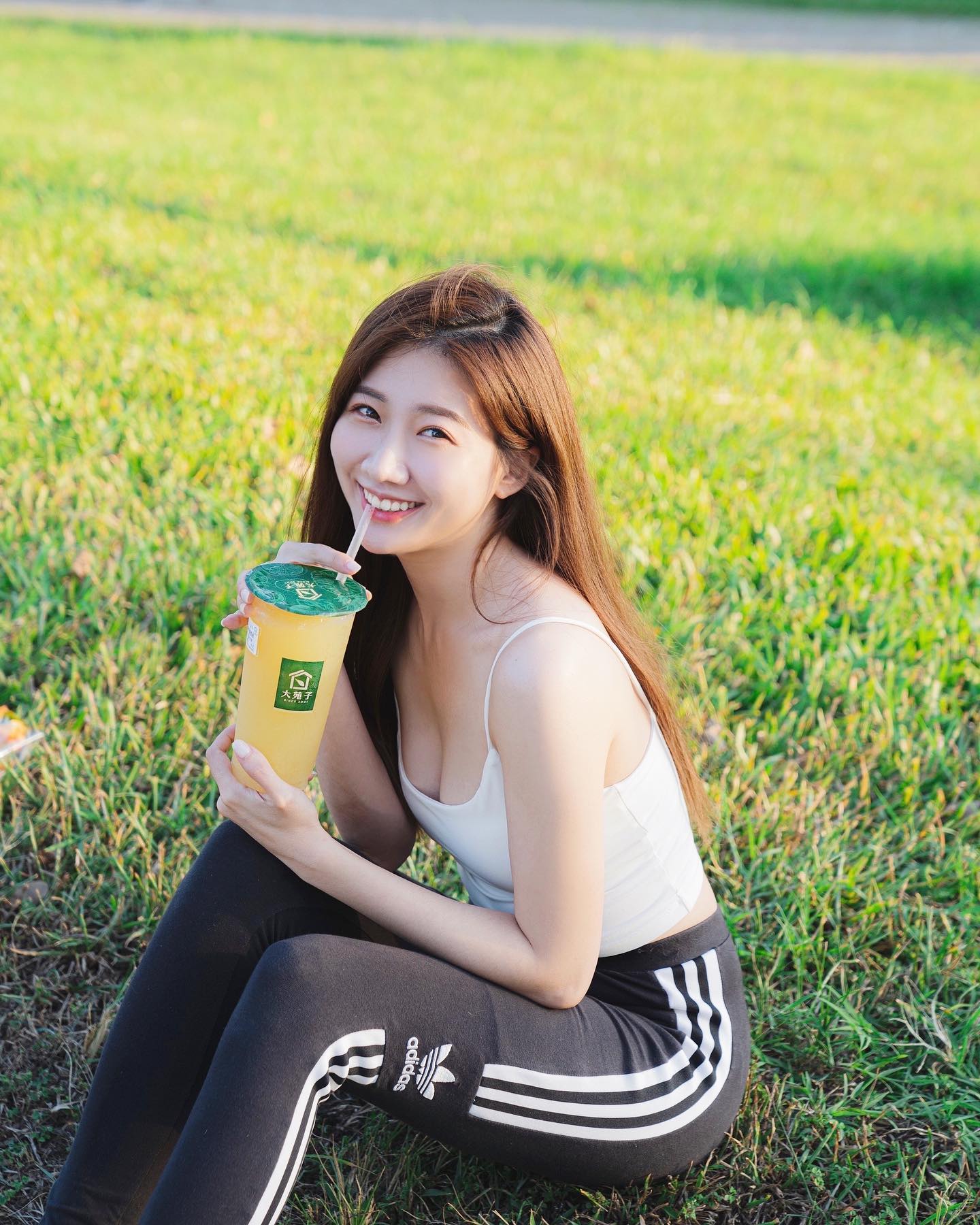 仙氣正妹「游游Mita」小清新還是狂野情慾全部看個過癮，波濤洶湧晃出超誘人-第1章-图片5