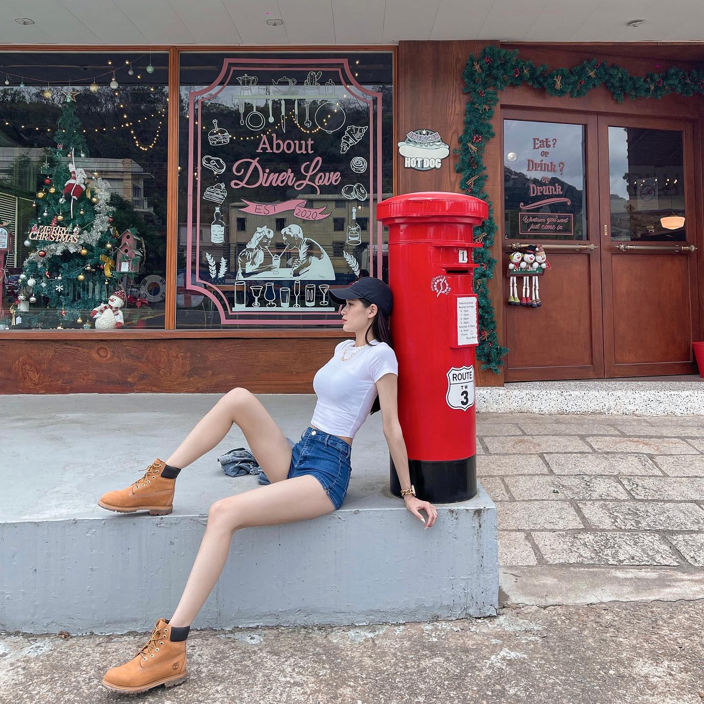 女神「婉甄」胸前太豪邁，惹火辣腿曲線超誘人，渾圓翹臀眼睛離不開了！-第1章-图片5