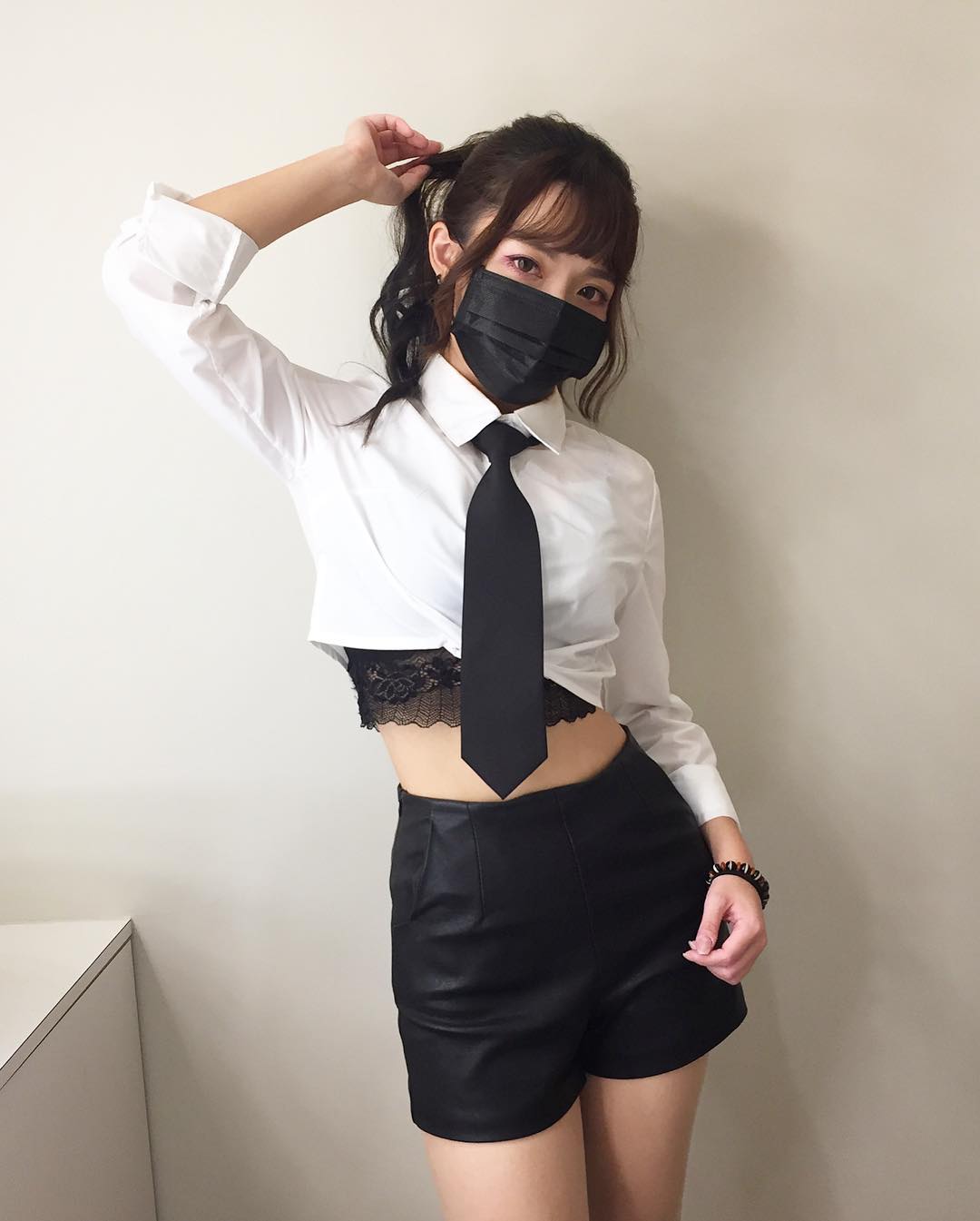 口罩美腿妹子「關關關兒」馬甲線超優質「修長曲線」辣翻，好讓人著迷！-第1章-图片1