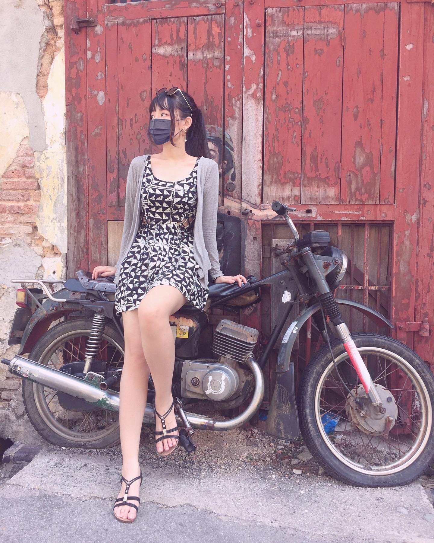 口罩美腿妹子「關關關兒」馬甲線超優質「修長曲線」辣翻，好讓人著迷！-第1章-图片9