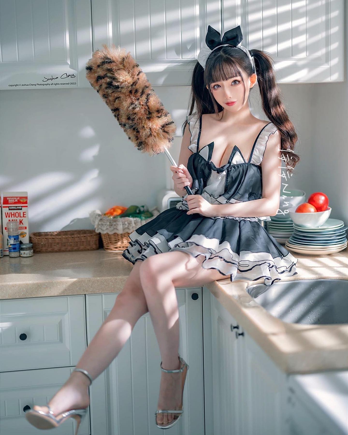 大奶正妹「佞佞」光是眼神就讓人搔癢難耐受不了！ 連衣服也擋不住的猖狂乳量！-第1章-图片9