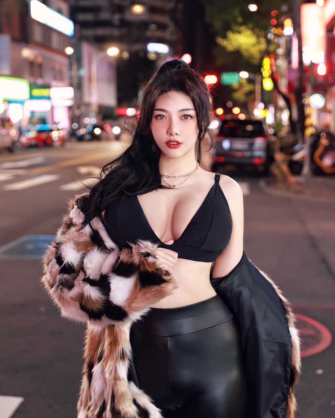 IRIS 霍萱 超長美腿超胸身材又甜又辣迷死你(52P)-第1章-图片31