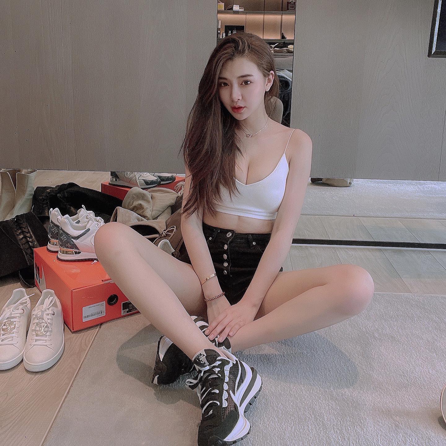 爆奶正妹「潔晞」舉手投足都有性感的魅惑力，巨大歐派真的太引遐想-第1章-图片2