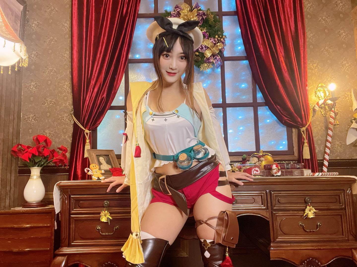 氣質護理師「學長Abby」性感曲線好迷人，渾圓美乳又白又嫩，形狀真的太美好！-第1章-图片4