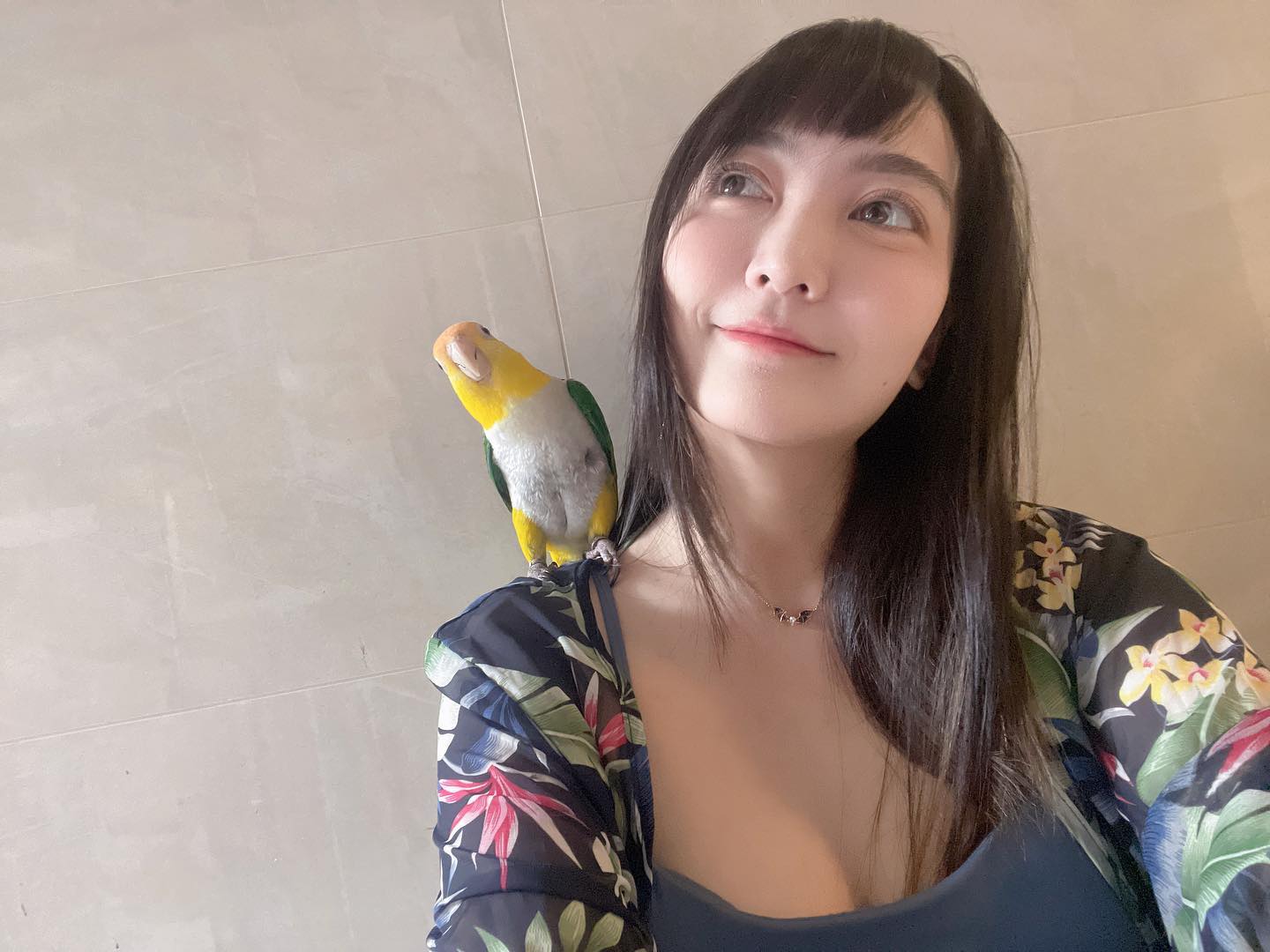 氣質護理師「學長Abby」性感曲線好迷人，渾圓美乳又白又嫩，形狀真的太美好！-第1章-图片6