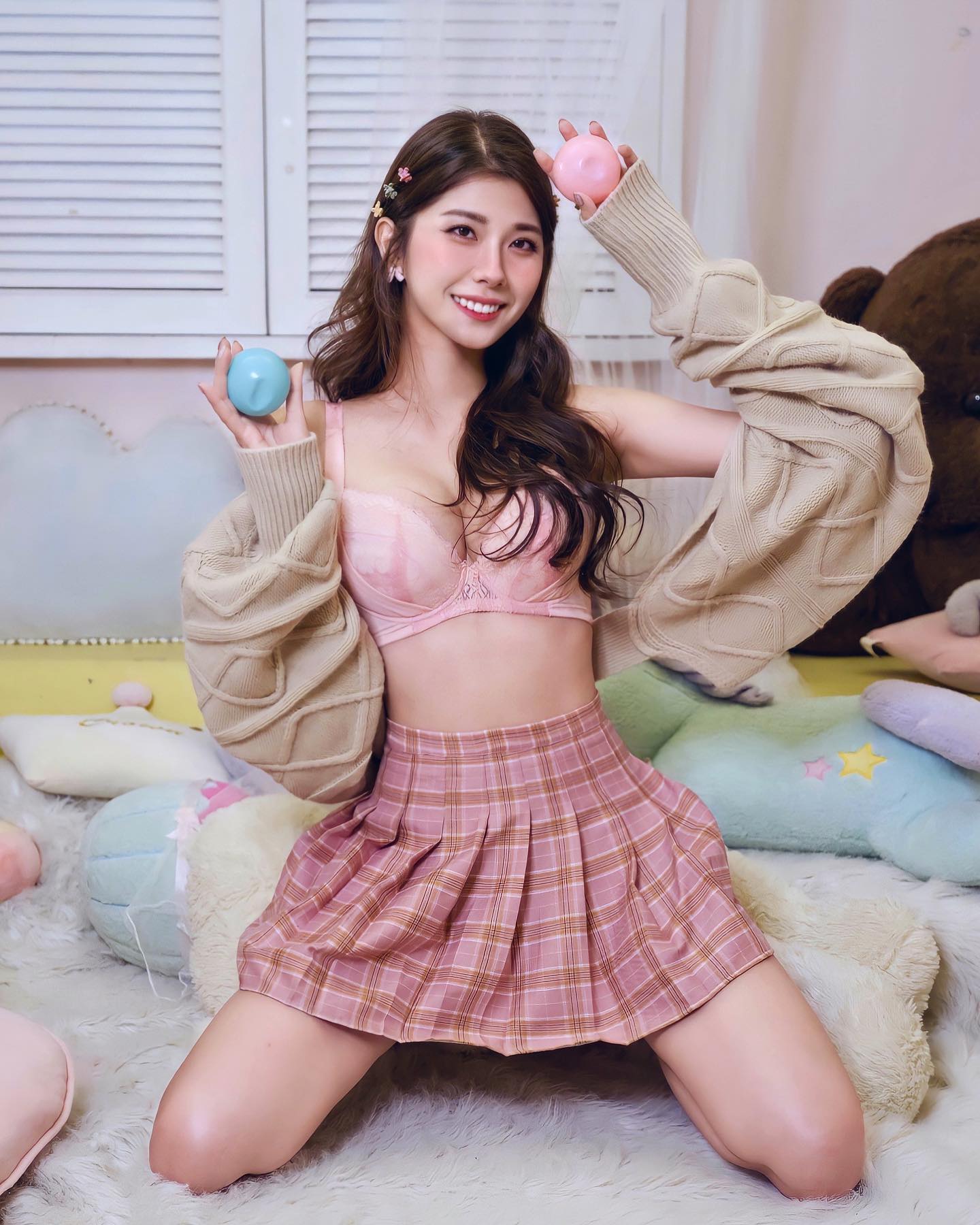 性感奶妹「沐沐」暴力身材讓人噴鼻血！又白又嫩好犯規，豐滿深溝讓人流口水啊！-第1章-图片7