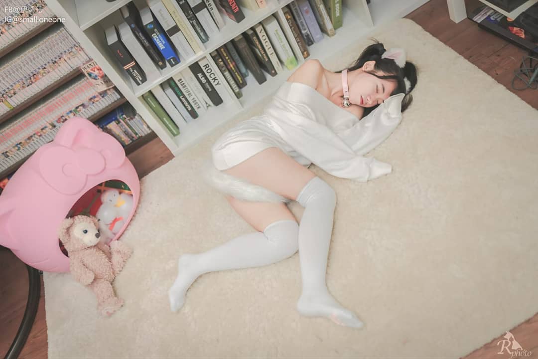 甜美女友「伊媚兒」極致S曲線加上細白長腿，滿滿的「白皙美腿」讓你一次滿足-第1章-图片2