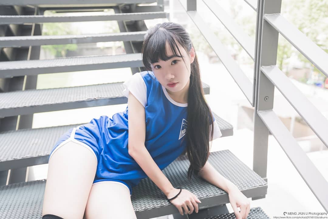 甜美女友「伊媚兒」極致S曲線加上細白長腿，滿滿的「白皙美腿」讓你一次滿足-第1章-图片6