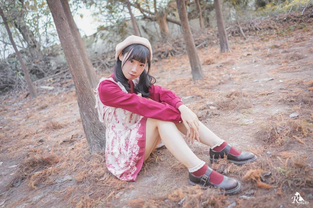 甜美女友「伊媚兒」極致S曲線加上細白長腿，滿滿的「白皙美腿」讓你一次滿足-第1章-图片8