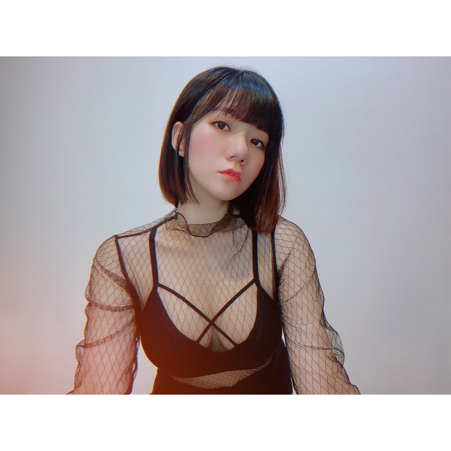 萌度破表「Kari班班」小背心擋不住「白嫩ㄉㄨㄞ奶」乳量讓人受不了-第1章-图片5