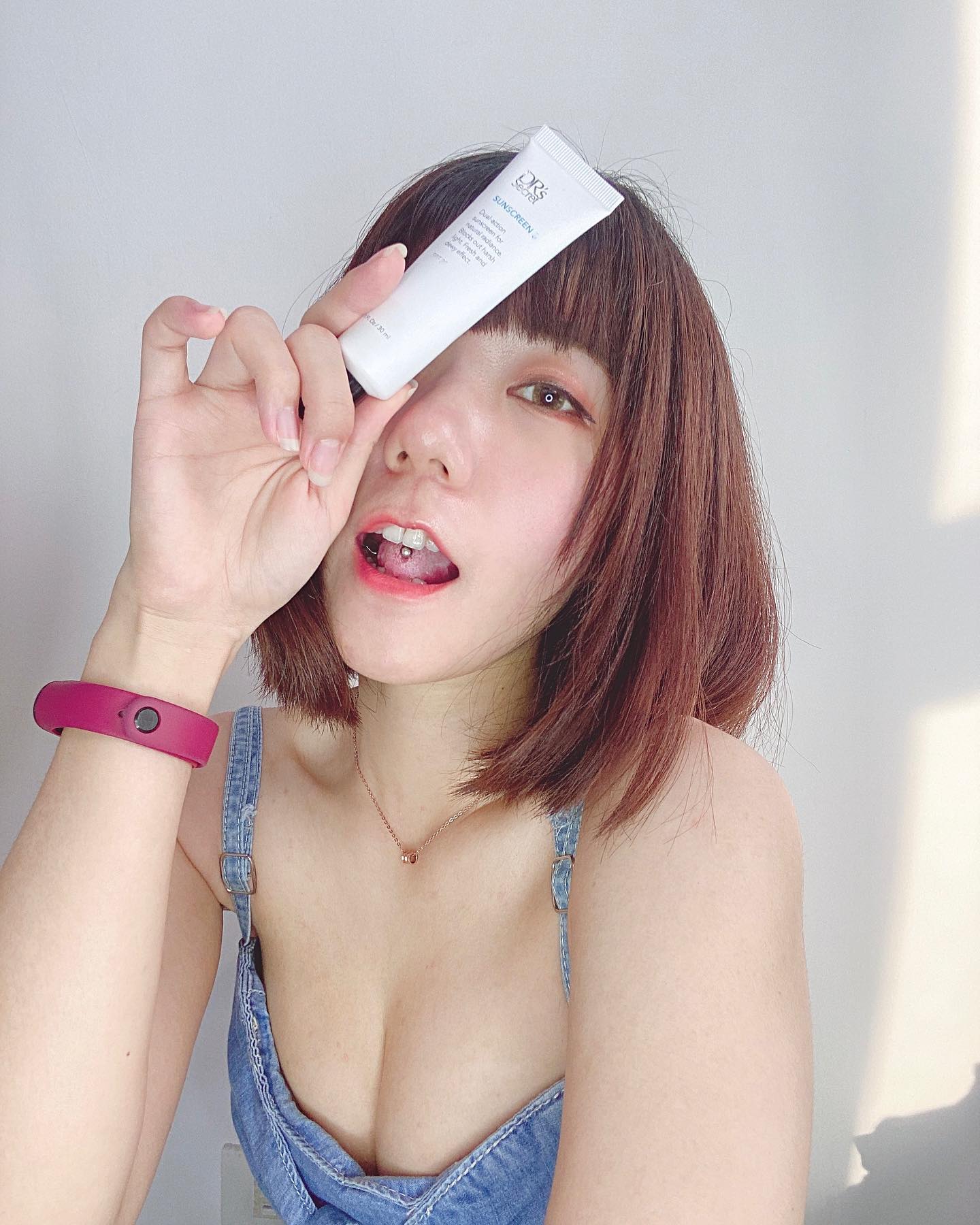 萌度破表「Kari班班」小背心擋不住「白嫩ㄉㄨㄞ奶」乳量讓人受不了-第1章-图片2