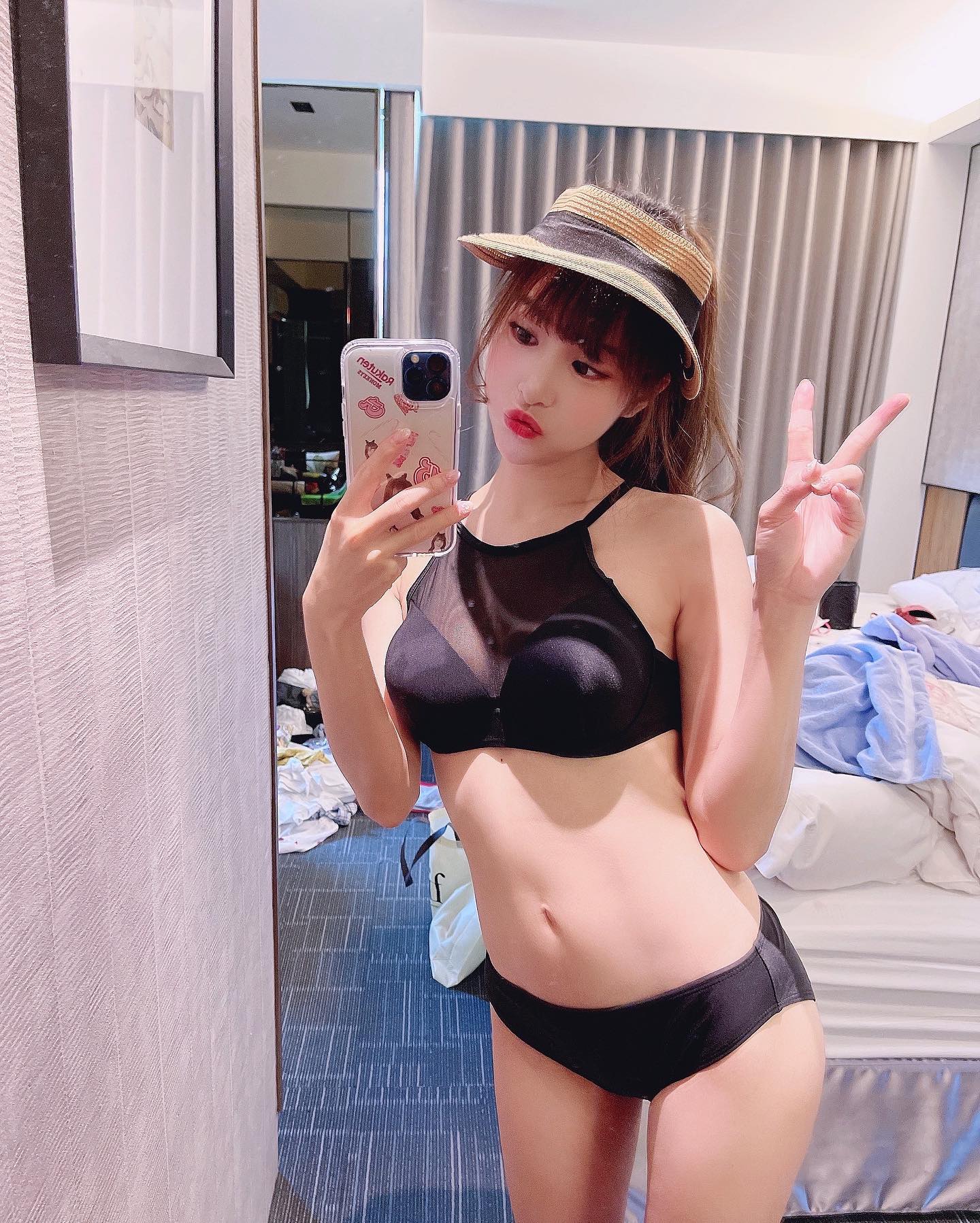 陽光美乳正妹「孟潔MJ」突出畫面令人垂涎三尺！飽滿渾圓度真的超火辣！-第1章-图片6