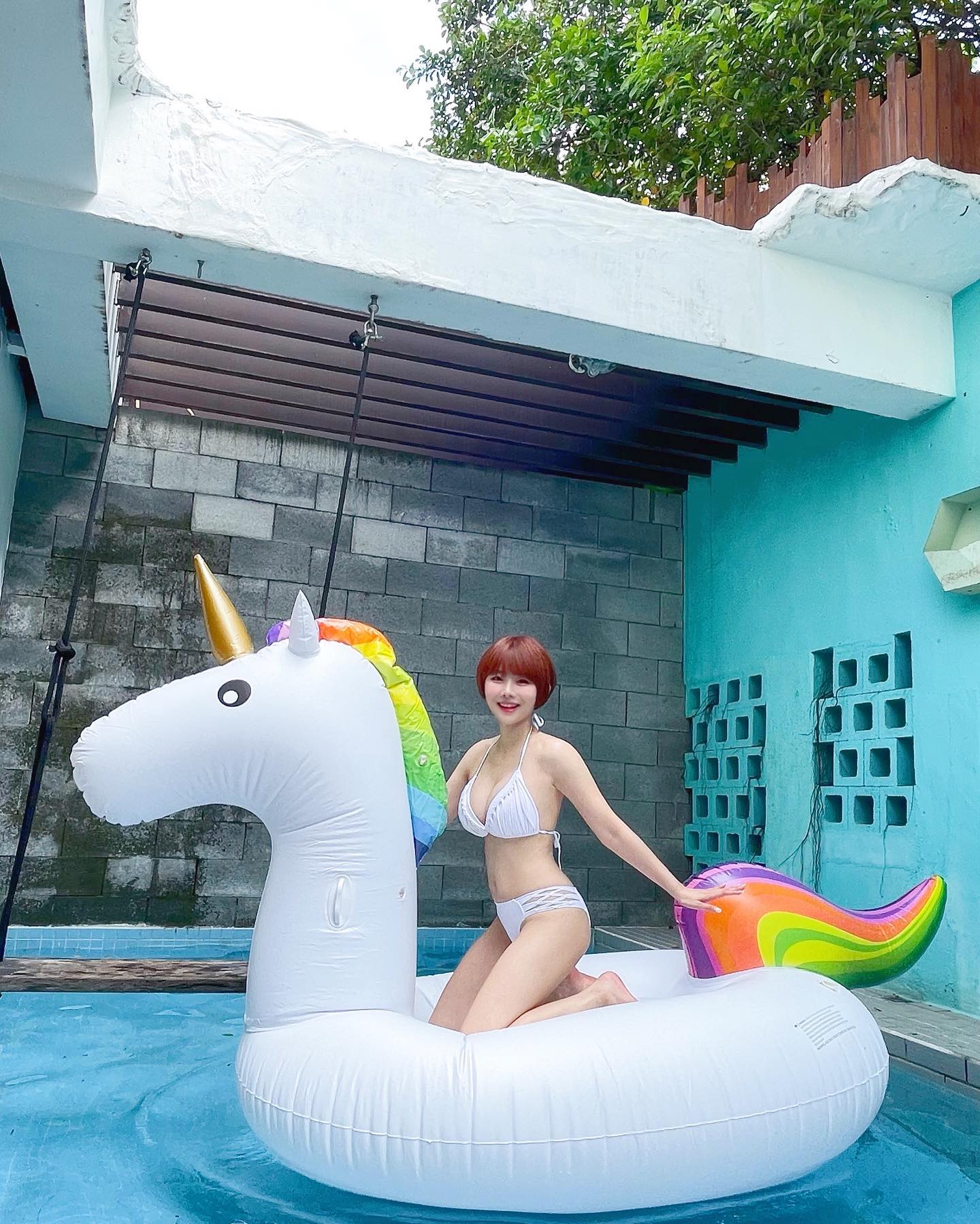 最胸女神「廢力西亞」飽滿乳量太邪惡「比基尼解禁」蜜臀好吸睛-第1章-图片9