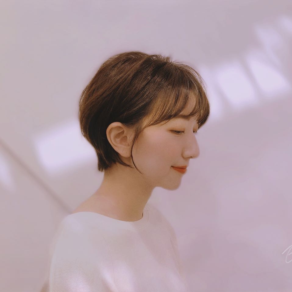 女友系正妹「摸摸大叔」顏值有夠甜美！滿滿都是白皙美腿，散發動人氣質覺得戀愛啦！-第1章-图片1