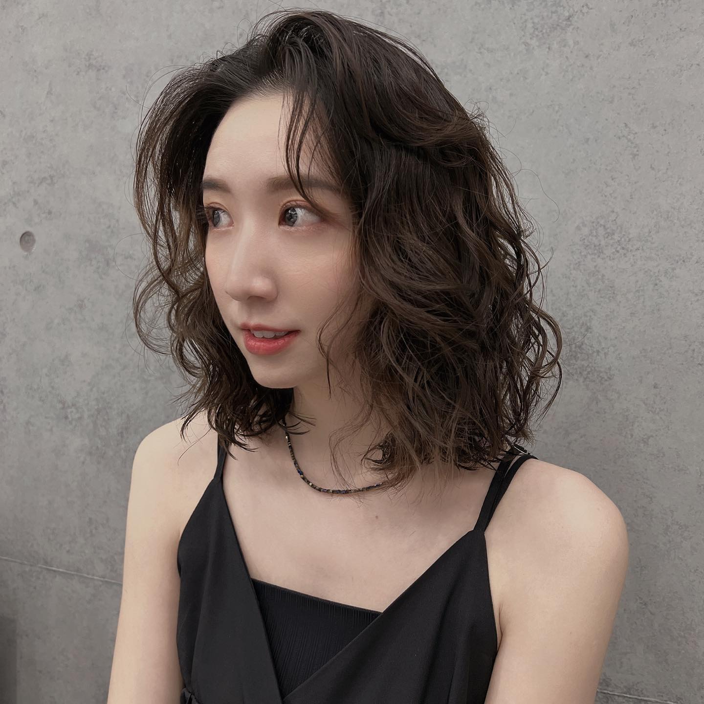 女友系正妹「摸摸大叔」顏值有夠甜美！滿滿都是白皙美腿，散發動人氣質覺得戀愛啦！-第1章-图片7