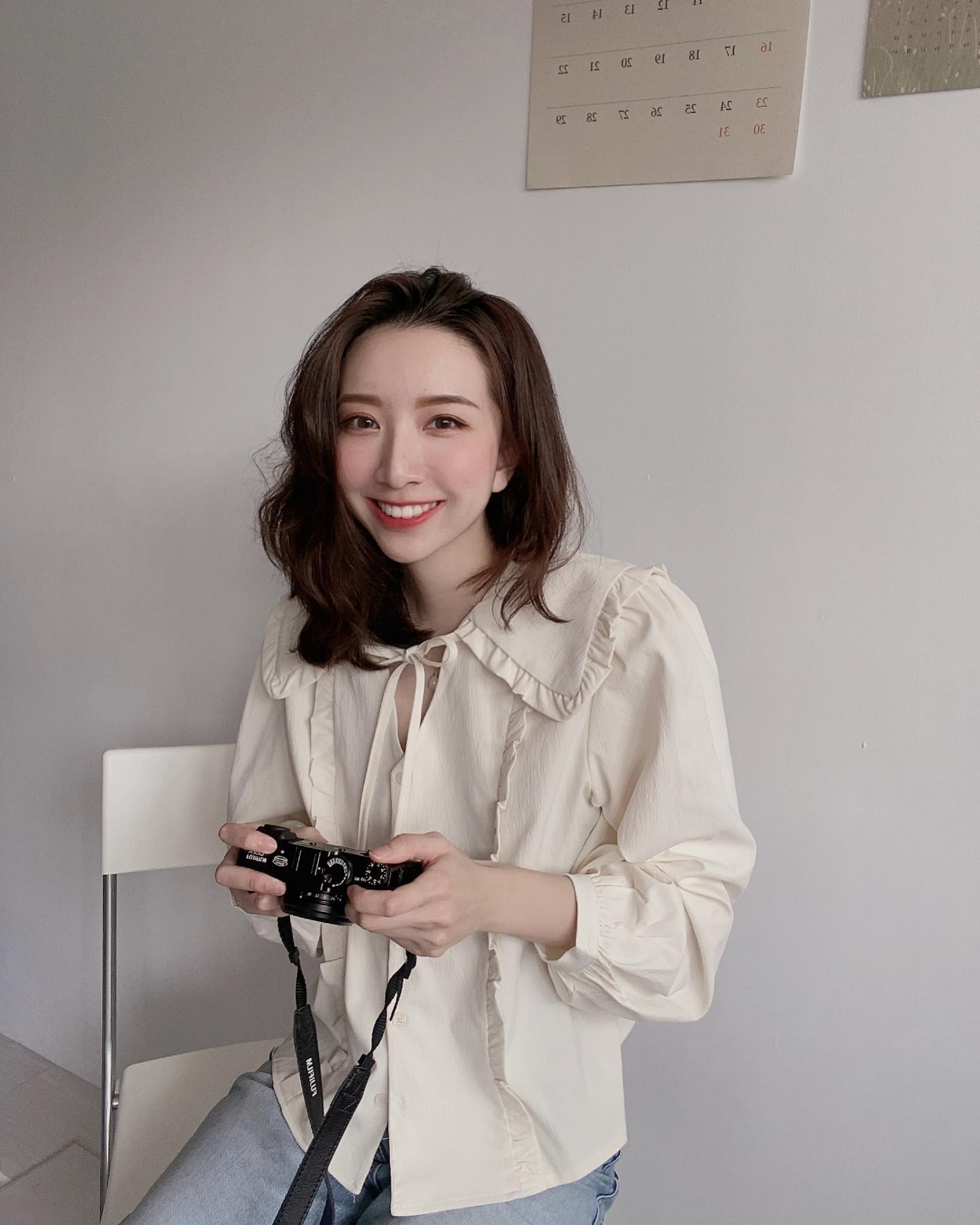 女友系正妹「摸摸大叔」顏值有夠甜美！滿滿都是白皙美腿，散發動人氣質覺得戀愛啦！-第1章-图片9