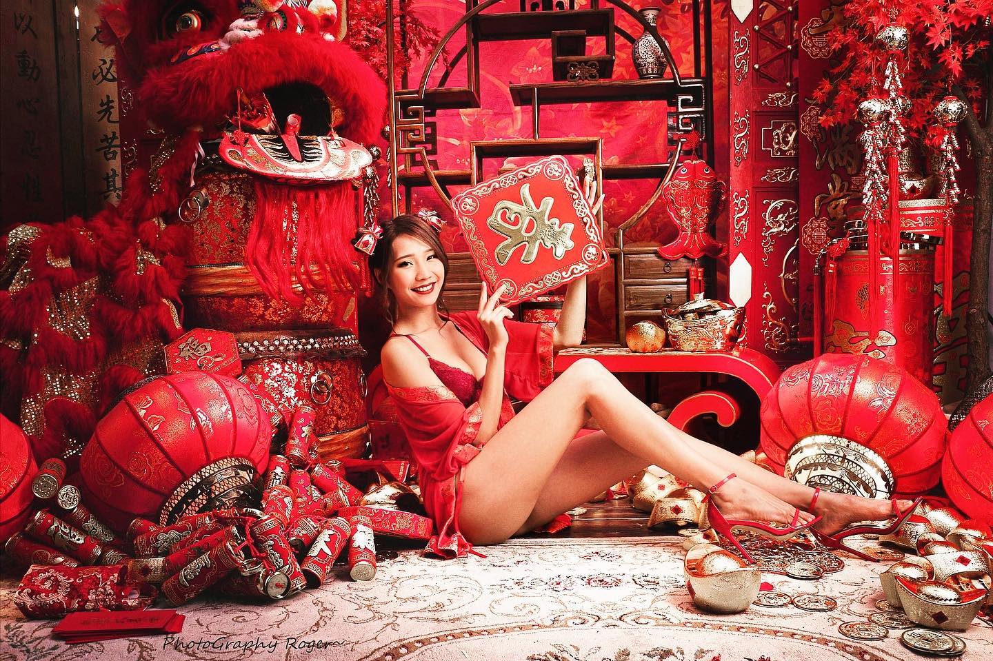 御姐系正妹「黃韻霏」超細「螞蟻腰」曲線好犯規，誘人美腿曲線擄獲網友芳心！-第1章-图片3