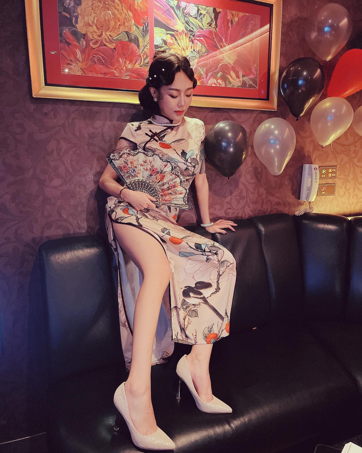 美胸正妹「邵薇」凶器太殺讓人受不了！胸前「性感透視」讓人看到都醉了！-第1章-图片1