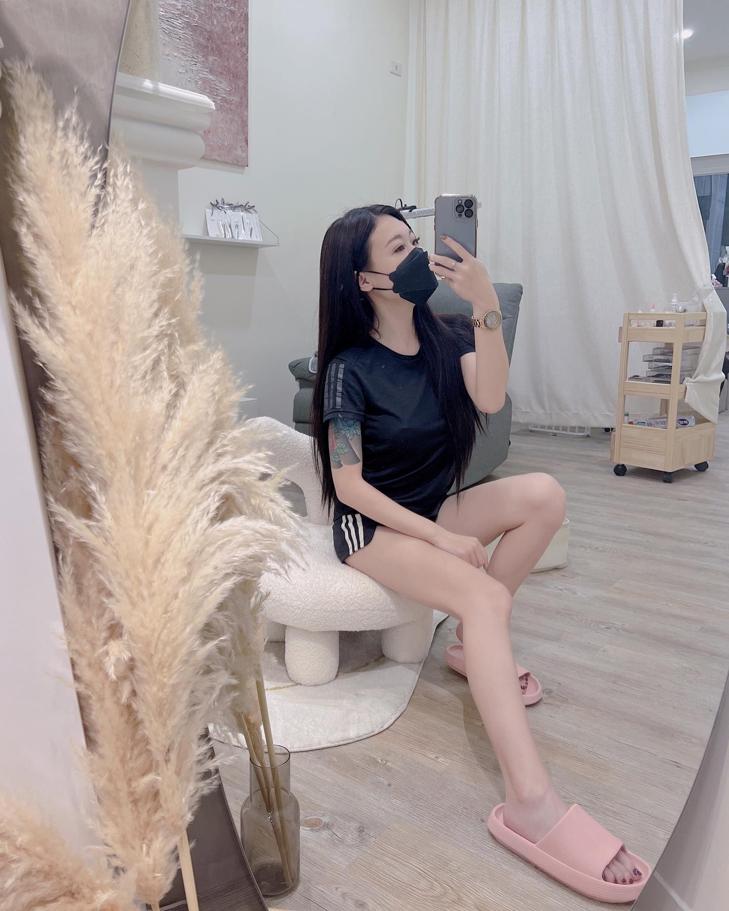 美胸正妹「邵薇」凶器太殺讓人受不了！胸前「性感透視」讓人看到都醉了！-第1章-图片8