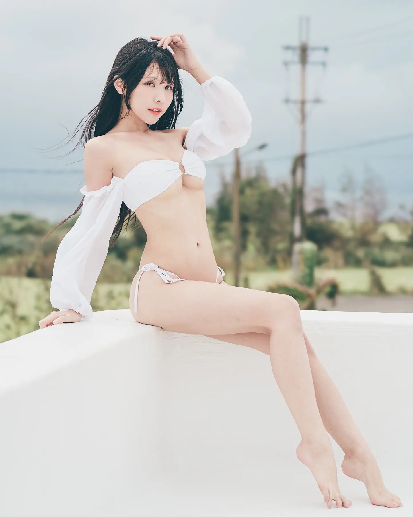 性感辣妹「依霜」超色氣胴體曲線，畫面有夠犯規，大秀「深遂事業線」-第1章-图片7