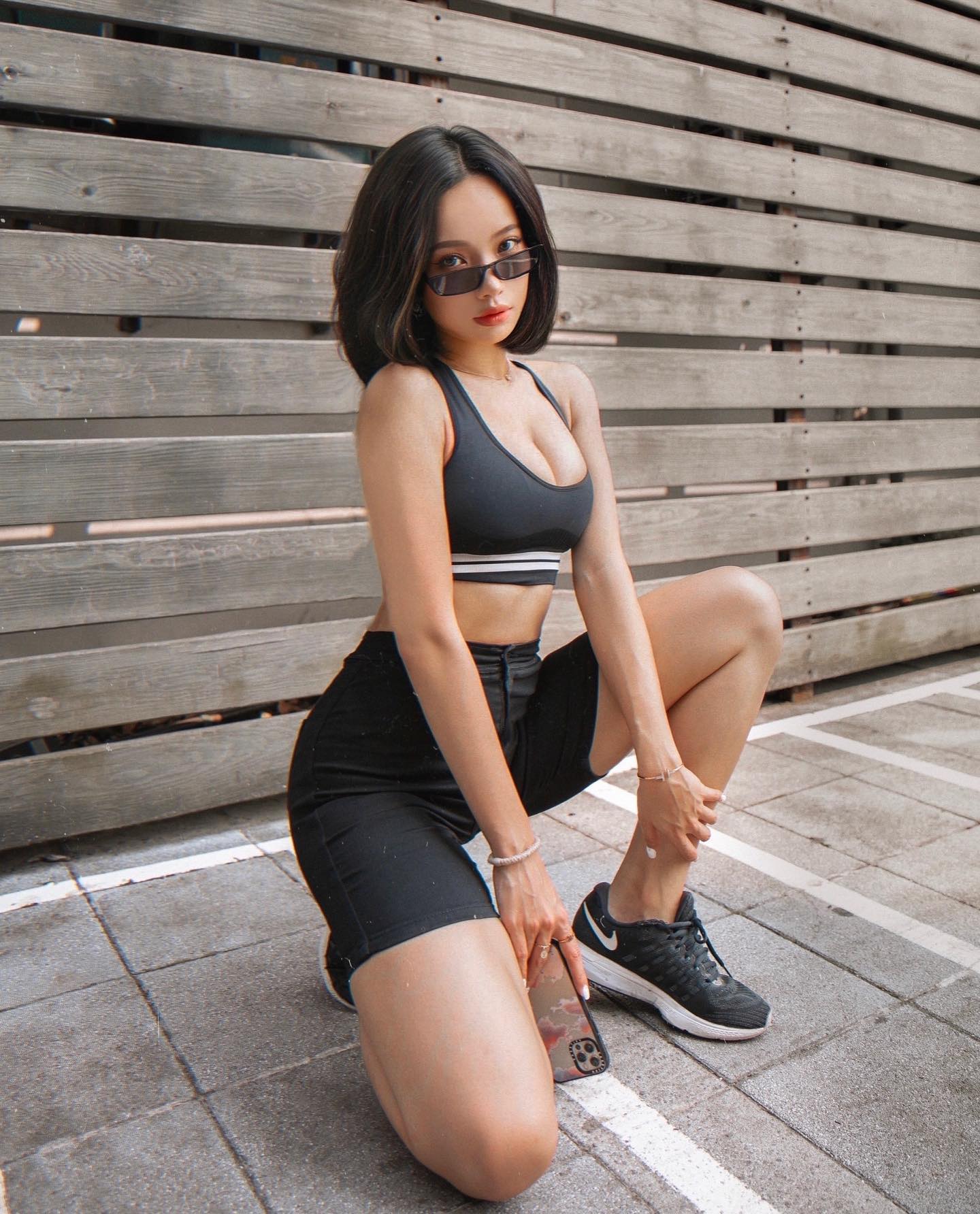 爆乳正妹「孟橙Esther」清甜笑顏撒出滿滿戀愛感！「逆天美腿」勾魂攝魄-第1章-图片5