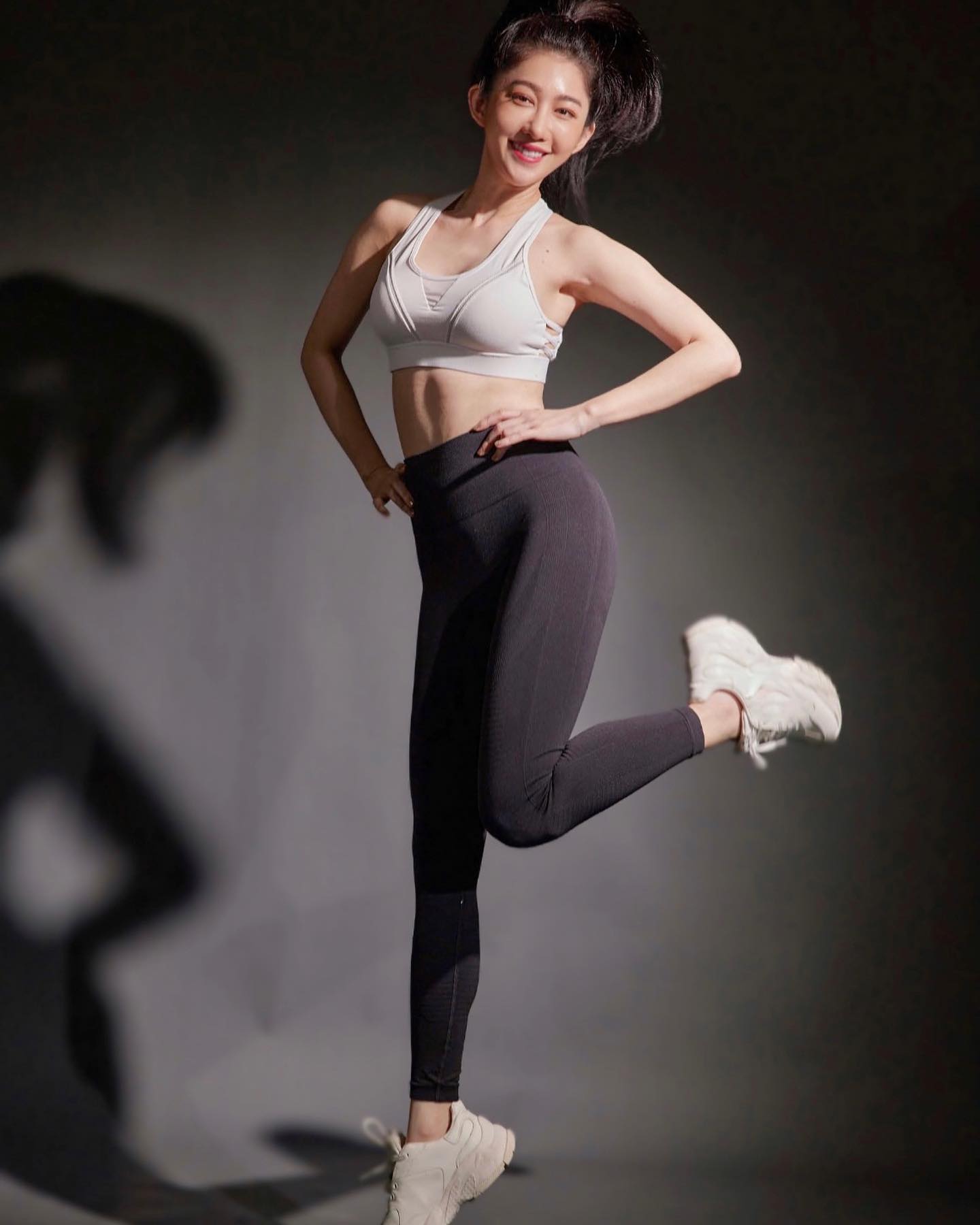 美腿女神「王晴」迷人事業線，魅力無法擋！ 壯觀雙峰「性感女體」引人噴火！-第1章-图片8