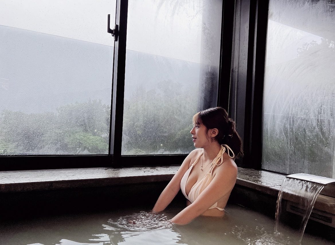 美顏正妹「Catherine庭逸」豐滿形狀快要爆出，深長一條溝想好好疏通！-第1章-图片8