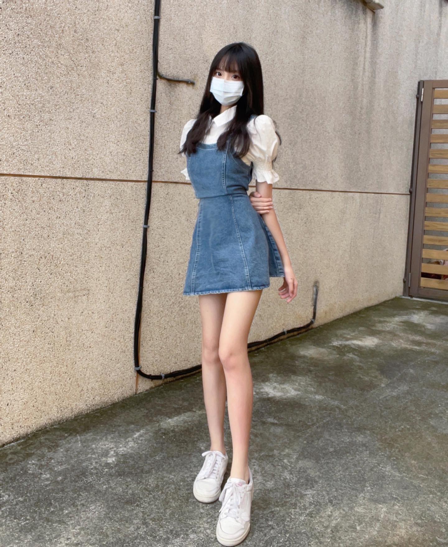 氣質正妹「喬薰」惹火曲線加上勾人電眼，腰細翹臀長腿真的超逆天！氣質又甜美-第1章-图片2