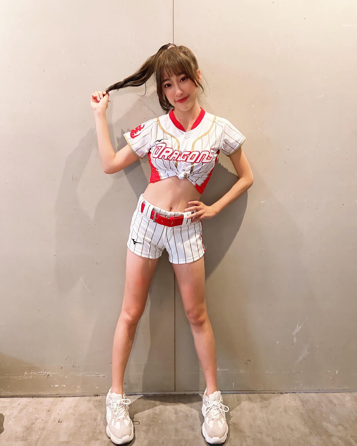 啦啦隊正妹「張心璇」滿滿「乳波」掃向觀眾席，超逆天身材美der你不要不要-第1章-图片2