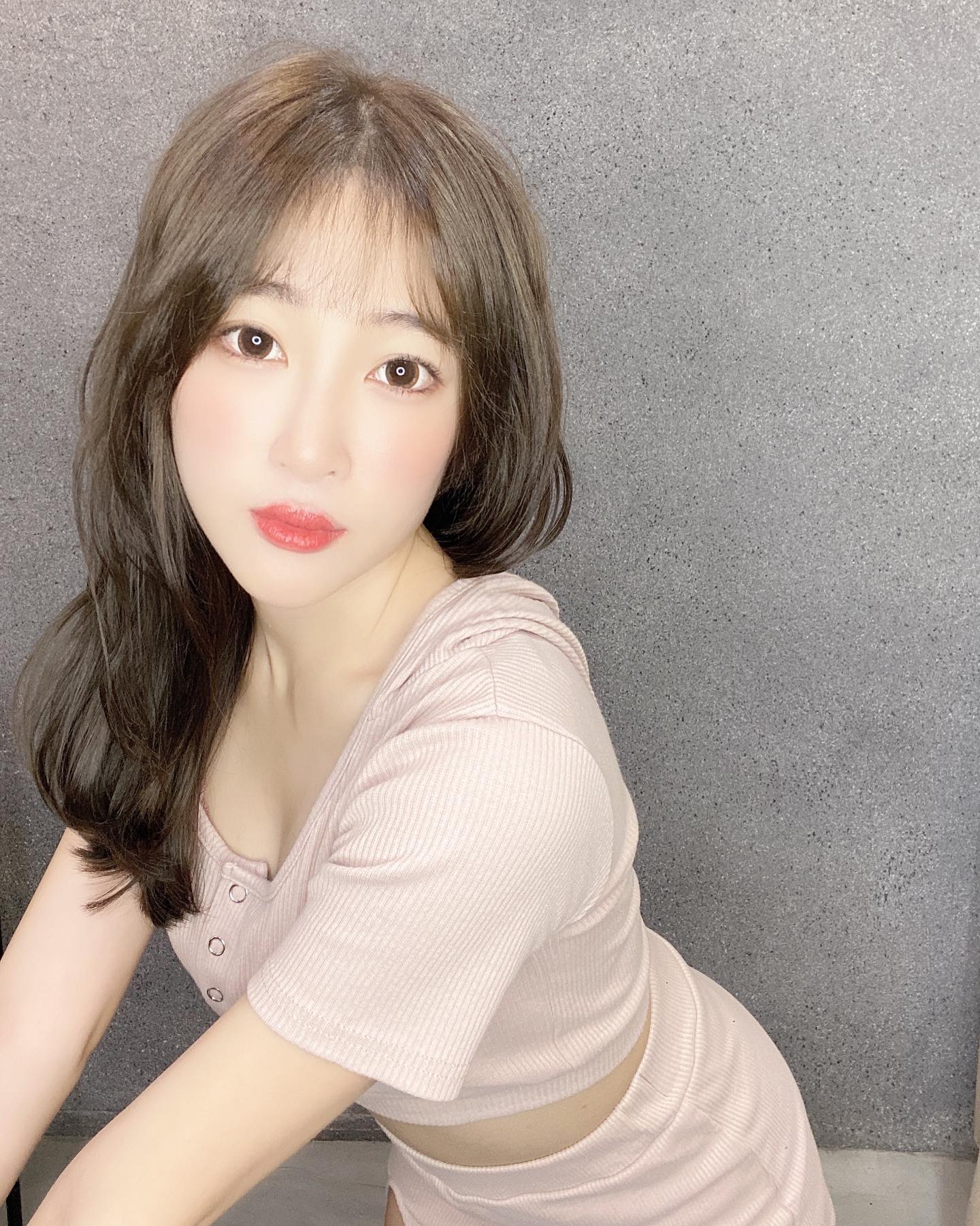 啦啦隊正妹「張心璇」滿滿「乳波」掃向觀眾席，超逆天身材美der你不要不要-第1章-图片5