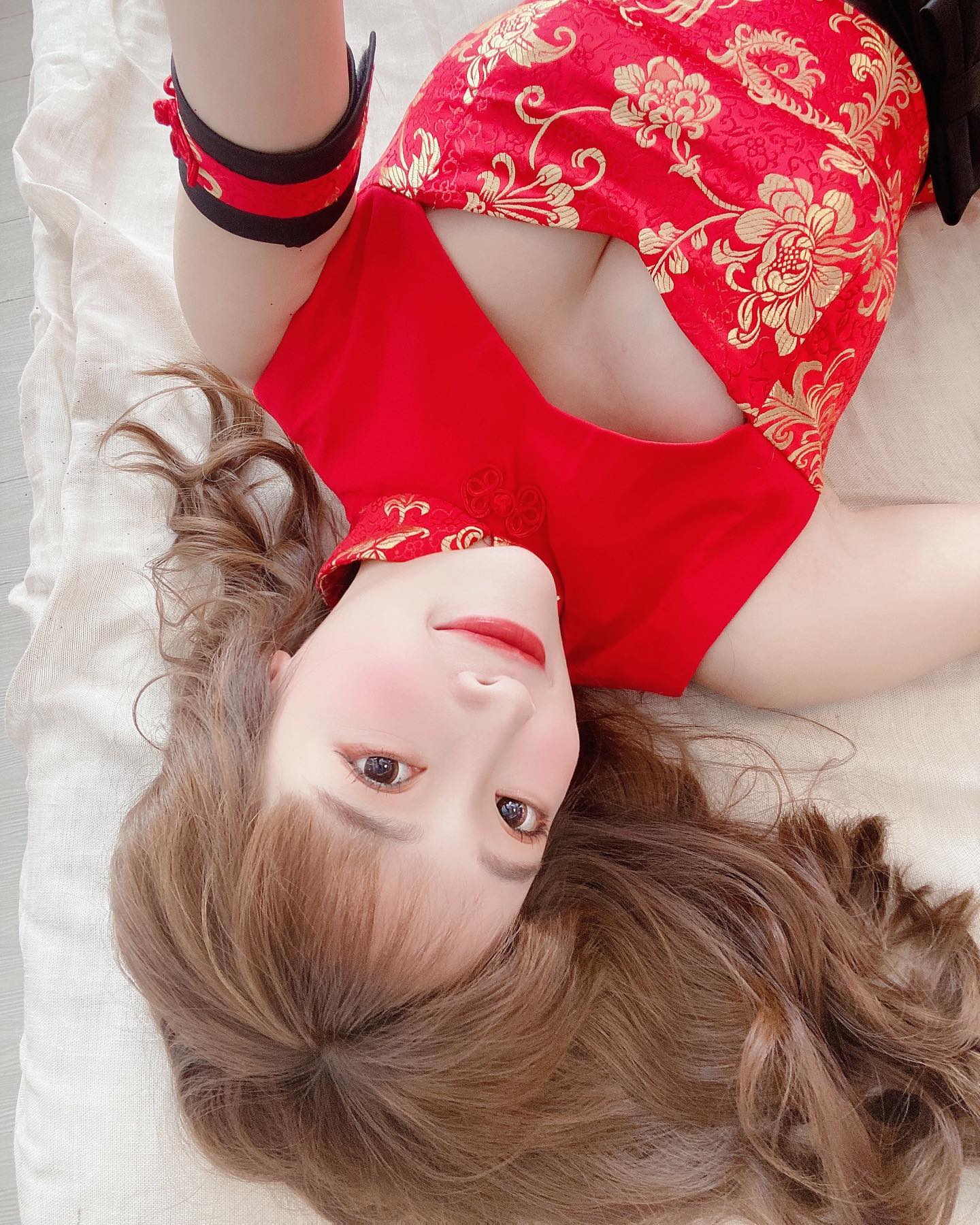 啦啦隊正妹「張心璇」滿滿「乳波」掃向觀眾席，超逆天身材美der你不要不要-第1章-图片6