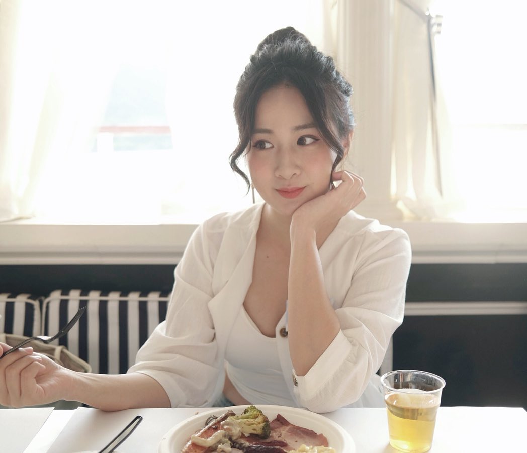 清新正妹「顏以娜」仙氣逼人！搭配性感慵懶，看得都醉了！完美的美胸身材口水直流-第1章-图片1