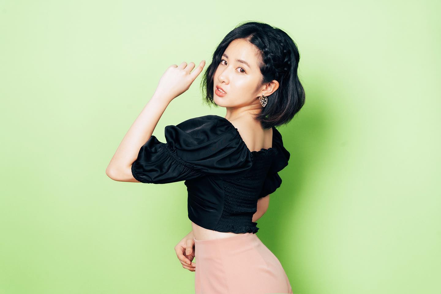 清新正妹「顏以娜」仙氣逼人！搭配性感慵懶，看得都醉了！完美的美胸身材口水直流-第1章-图片8