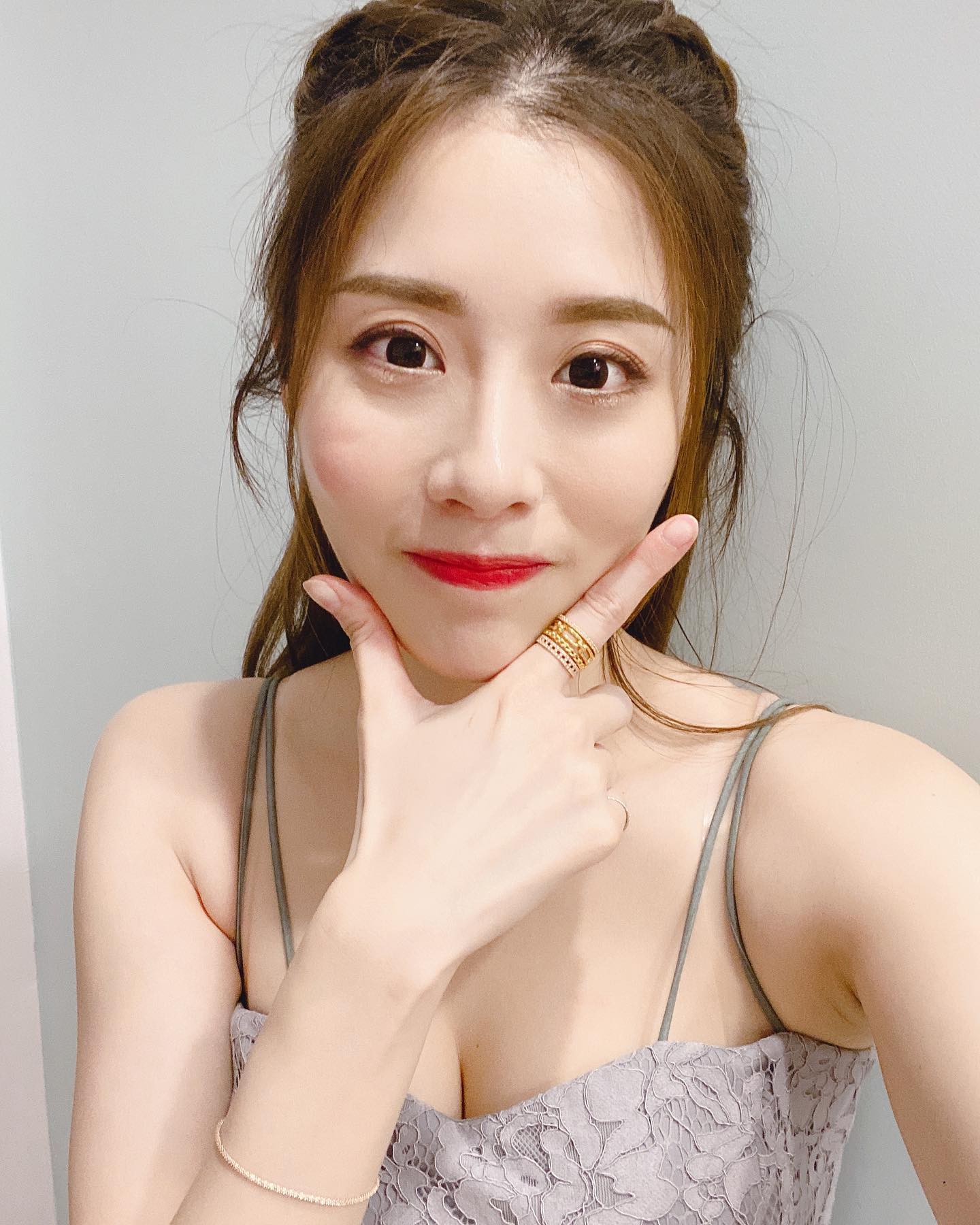 天菜級正妹「劉璇」顏值讓人受不了！嫩乳呼之欲出！回眸一笑融化千萬網友-第1章-图片4