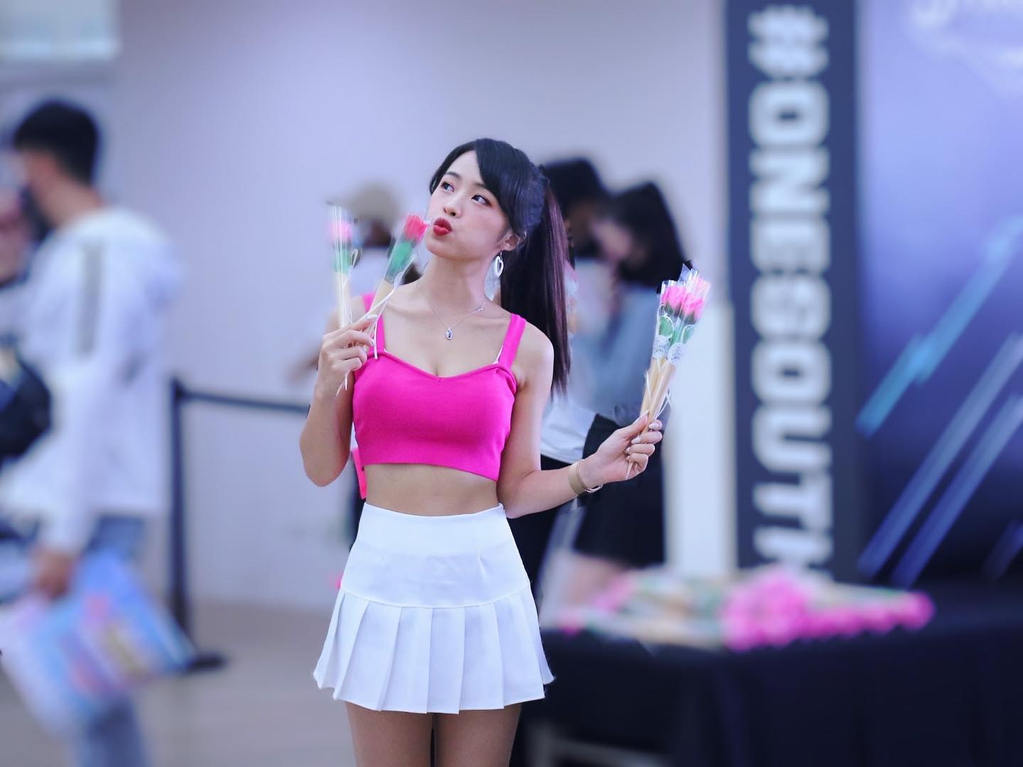 電眼正妹「辰羚Brinny」胸前太猛衣服包不住，放送「養眼福利」讓人好興奮喔-第1章-图片9