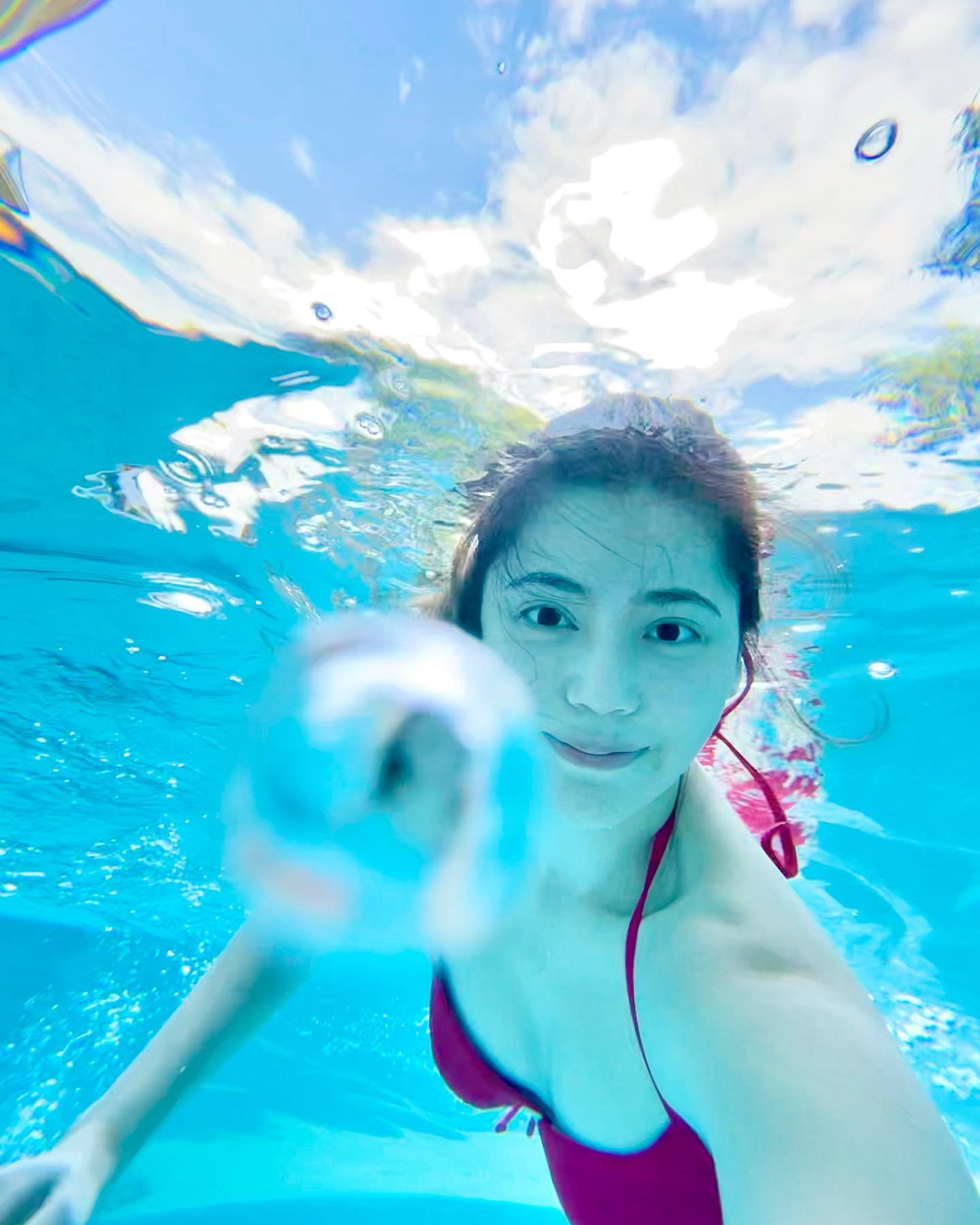 長腿正妹「邱慧雯」海邊狂秀傲人曲線，惹火解放「渾圓乳量＋修長美腿」-第1章-图片1