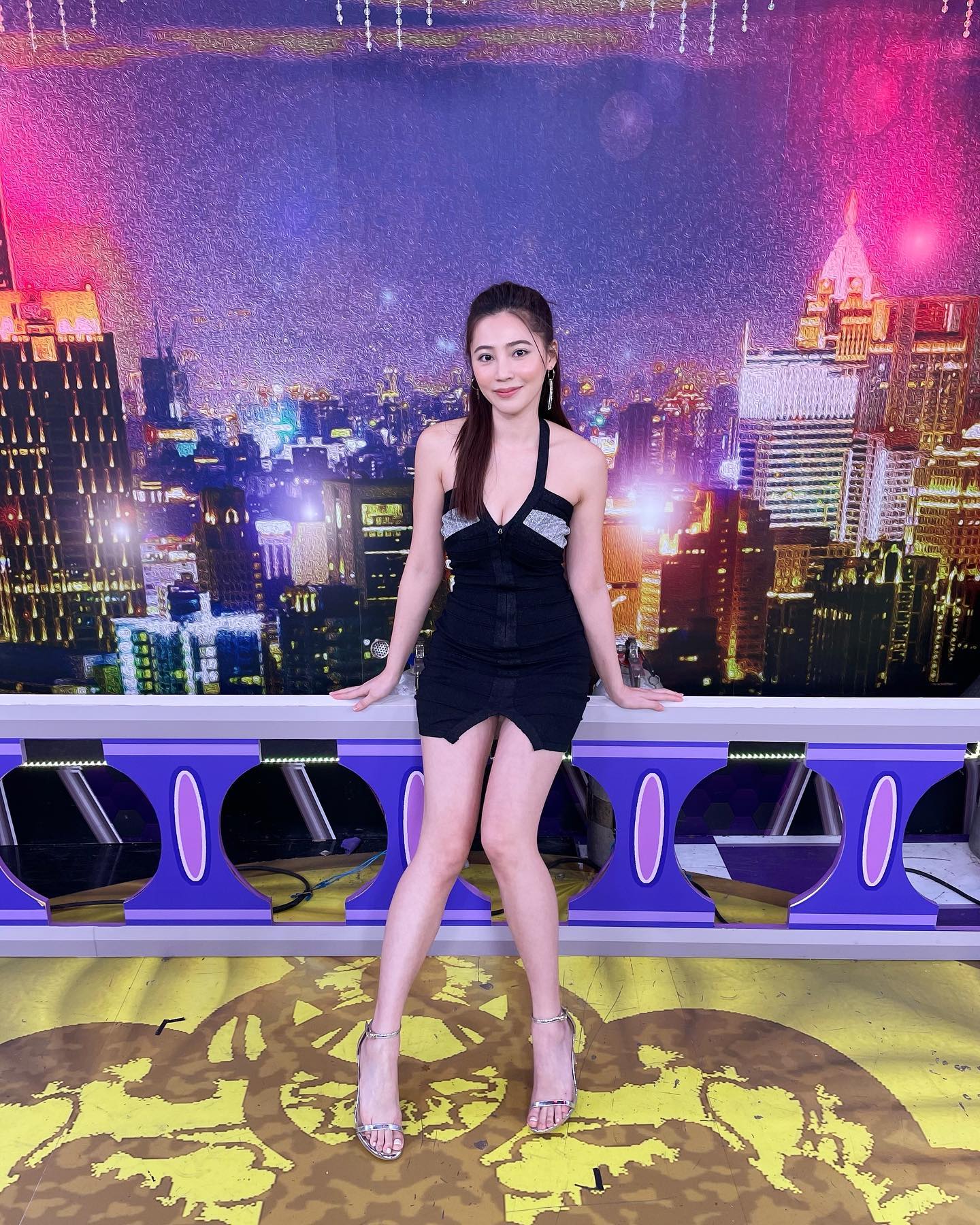 長腿正妹「邱慧雯」海邊狂秀傲人曲線，惹火解放「渾圓乳量＋修長美腿」-第1章-图片7