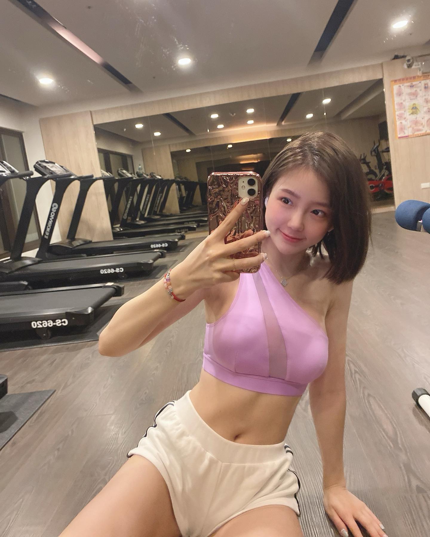 甜心正妹「翁子婷」嫩乳的逆襲！「白嫩養眼美肌」讓粉絲都暴動！-第1章-图片2