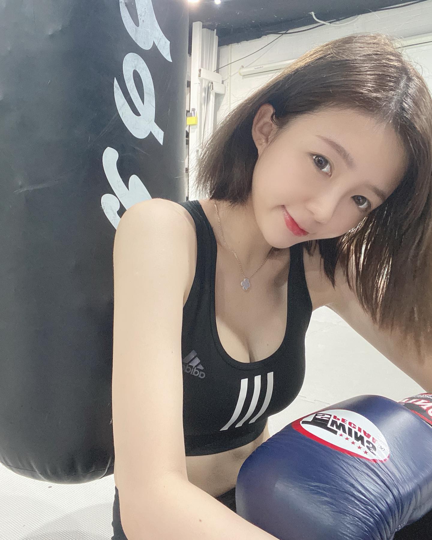 甜心正妹「翁子婷」嫩乳的逆襲！「白嫩養眼美肌」讓粉絲都暴動！-第1章-图片3