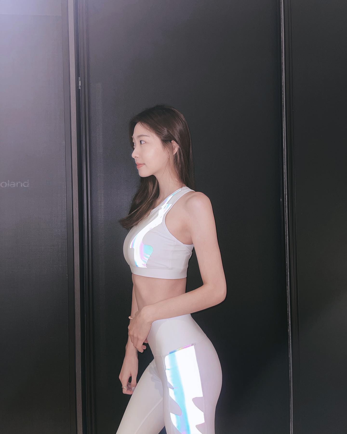 氣質女神「胡祖薇」秀養眼「腹肌」空靈氣質美的讓人想戀愛！身材好到太超過啦！-第1章-图片5