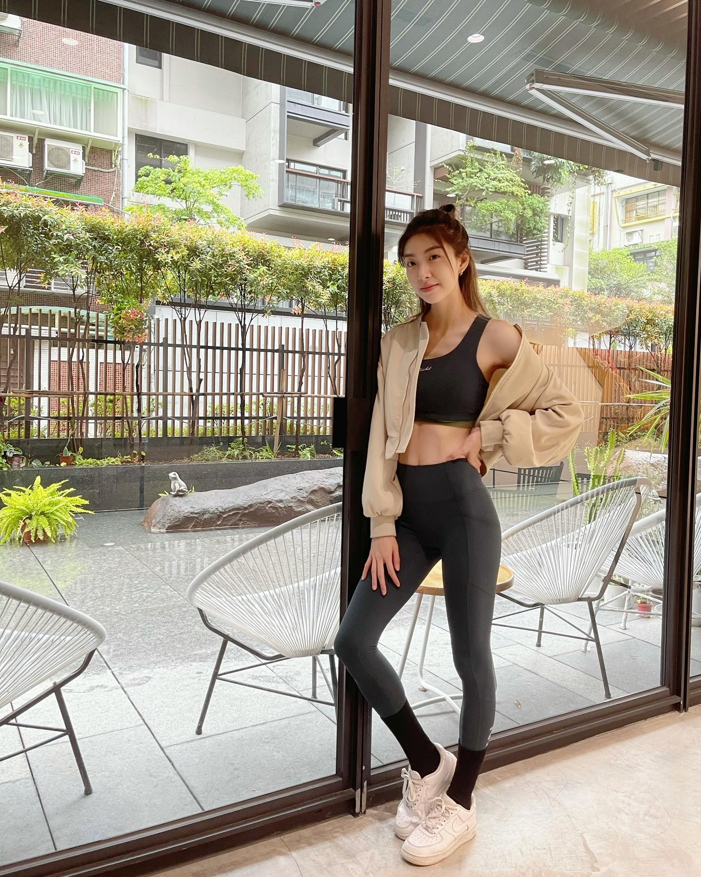 氣質女神「胡祖薇」秀養眼「腹肌」空靈氣質美的讓人想戀愛！身材好到太超過啦！-第1章-图片10