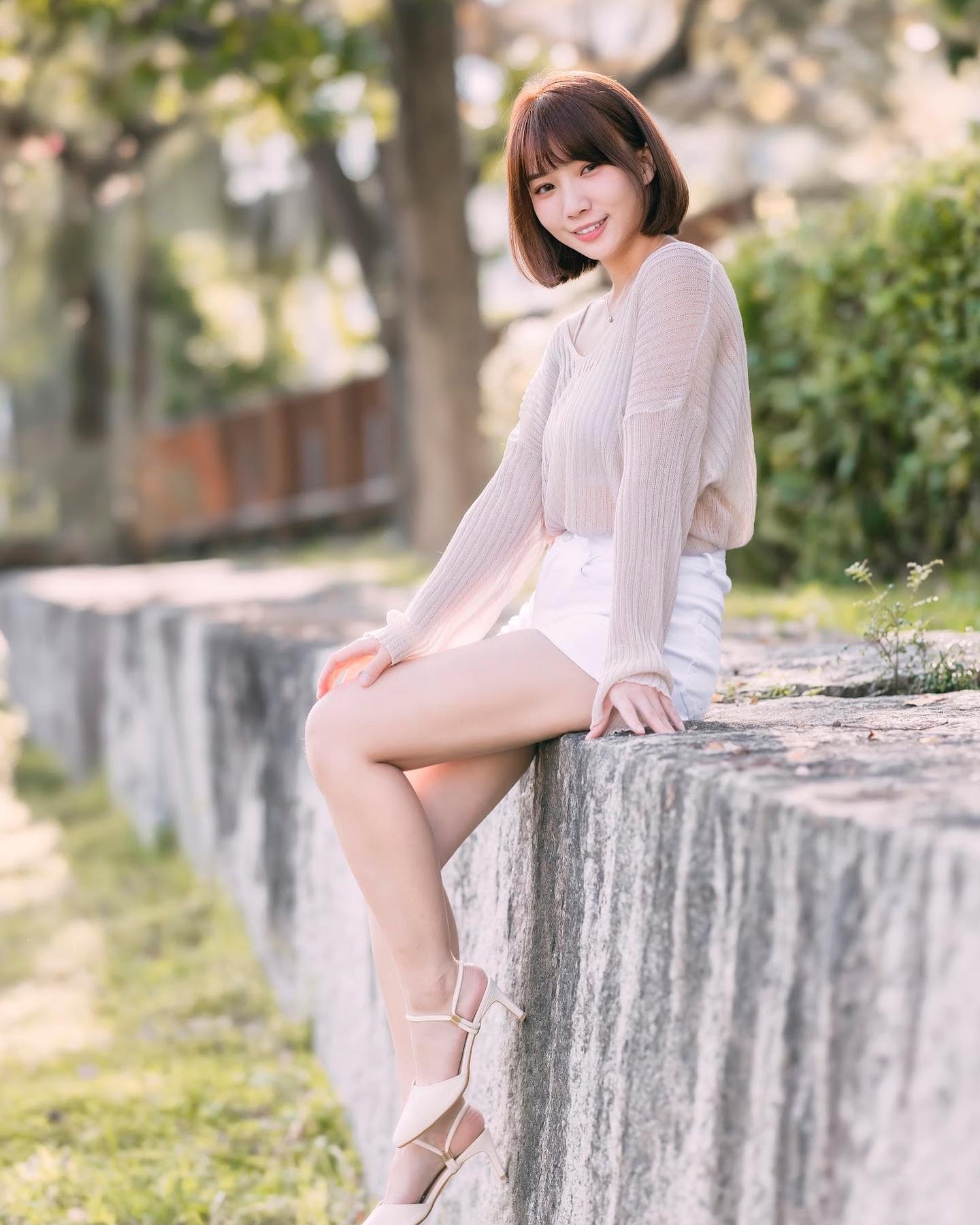 優質正妹「思思」暗藏魔鬼身材，誘人眼神與渾圓美乳電爆你的螢幕！-第1章-图片10