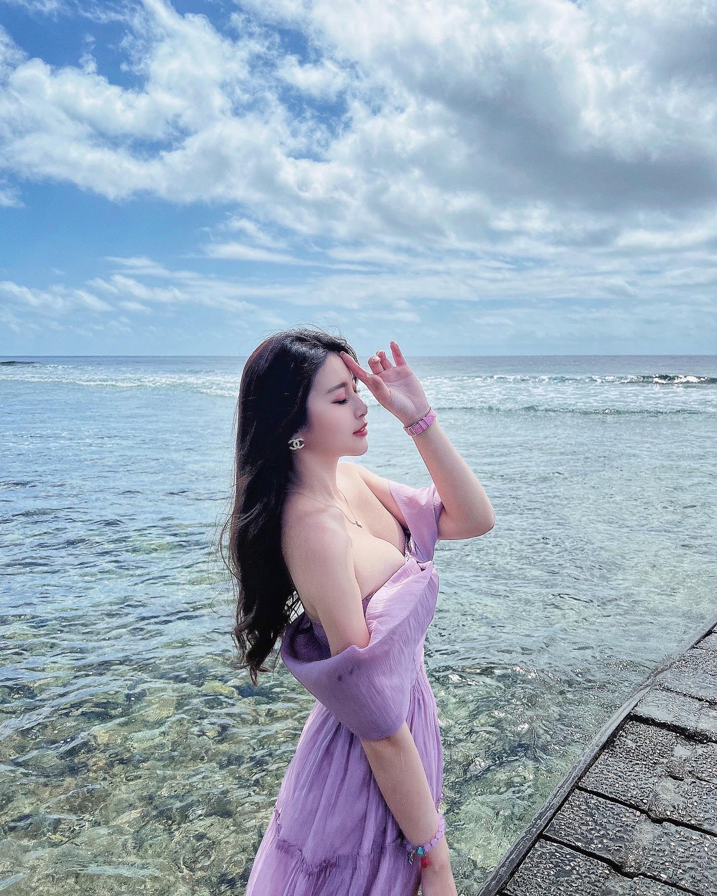 大胸妹子「鄔育錡」美乳全都見客了！完美身材挑戰視覺極限！「性感自拍」美乳乍現-第1章-图片10