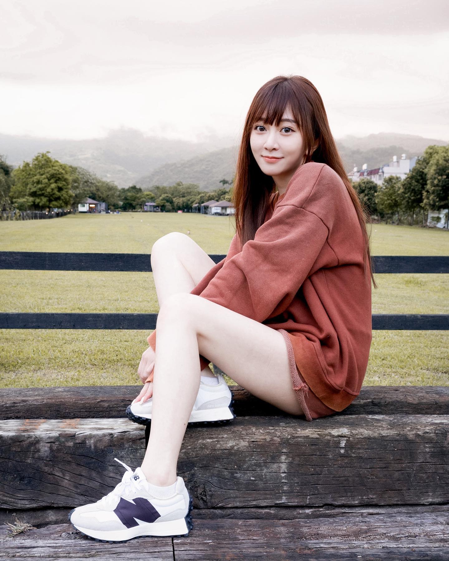 氣質爆乳正妹「篠崎泫」被她「飽滿乳量」嚇壞！ 白皙美腿有夠長-第1章-图片10