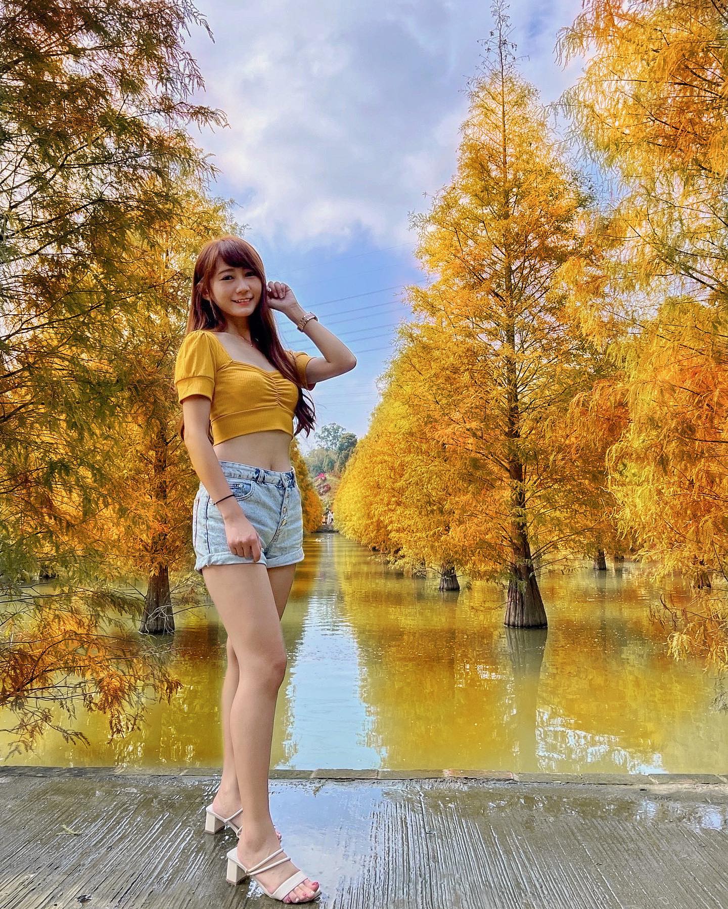 甜美系正妹「Hana小花」超甜美外型真的會迷死人啊，雪白大腿超誘人-第1章-图片7